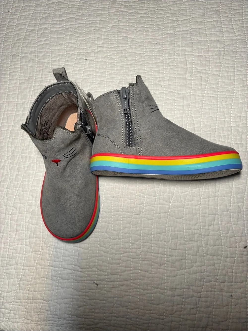 GAP Gray Cat Face Kids Boots with Rainbow Stripe Sole